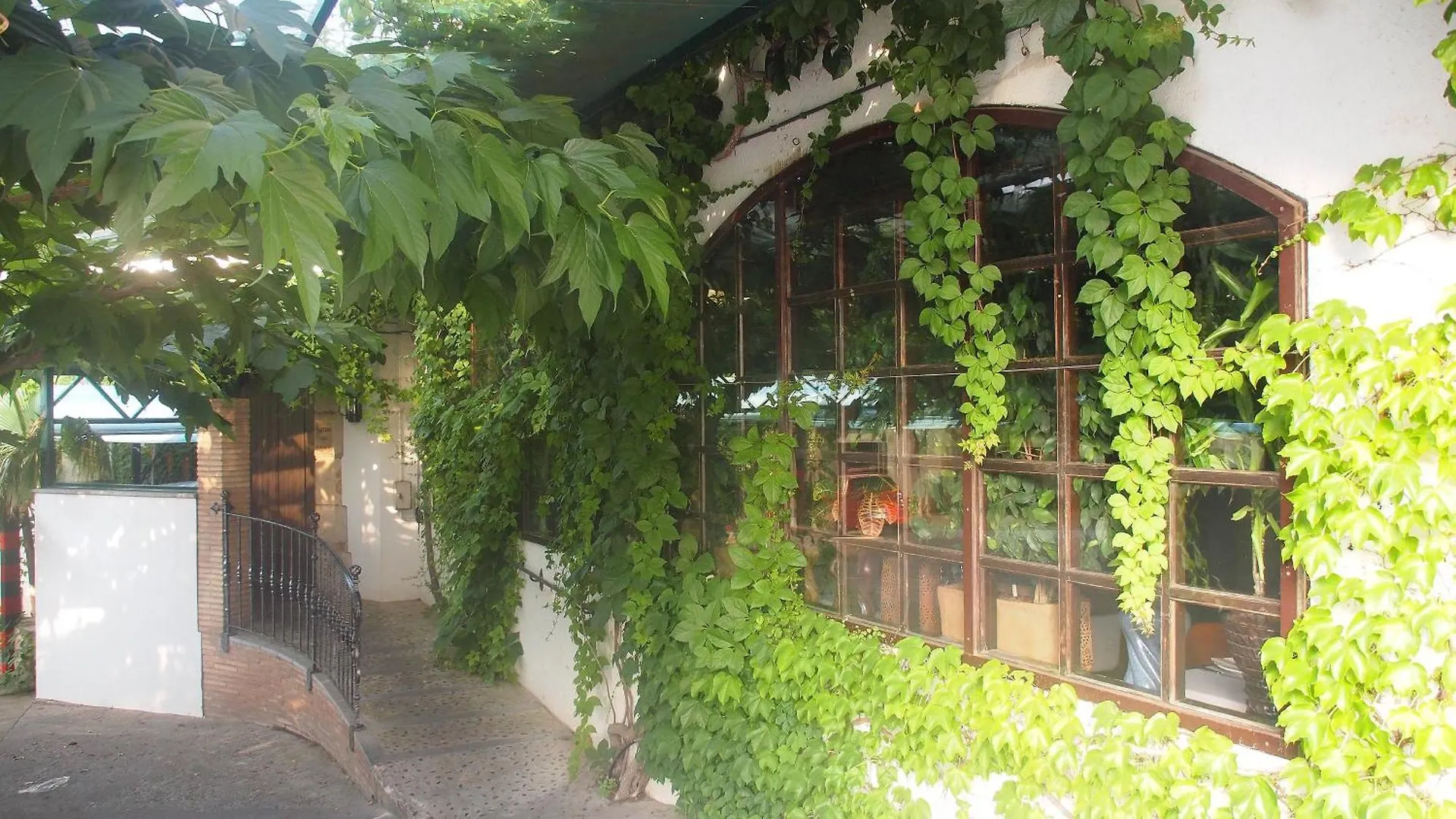 Hostal Miryam L'Escala Guest house
