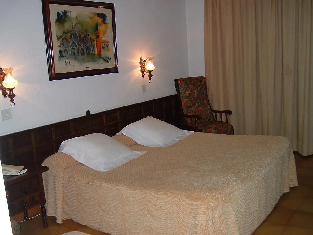 Hostal Miryam L'Escala Guest house